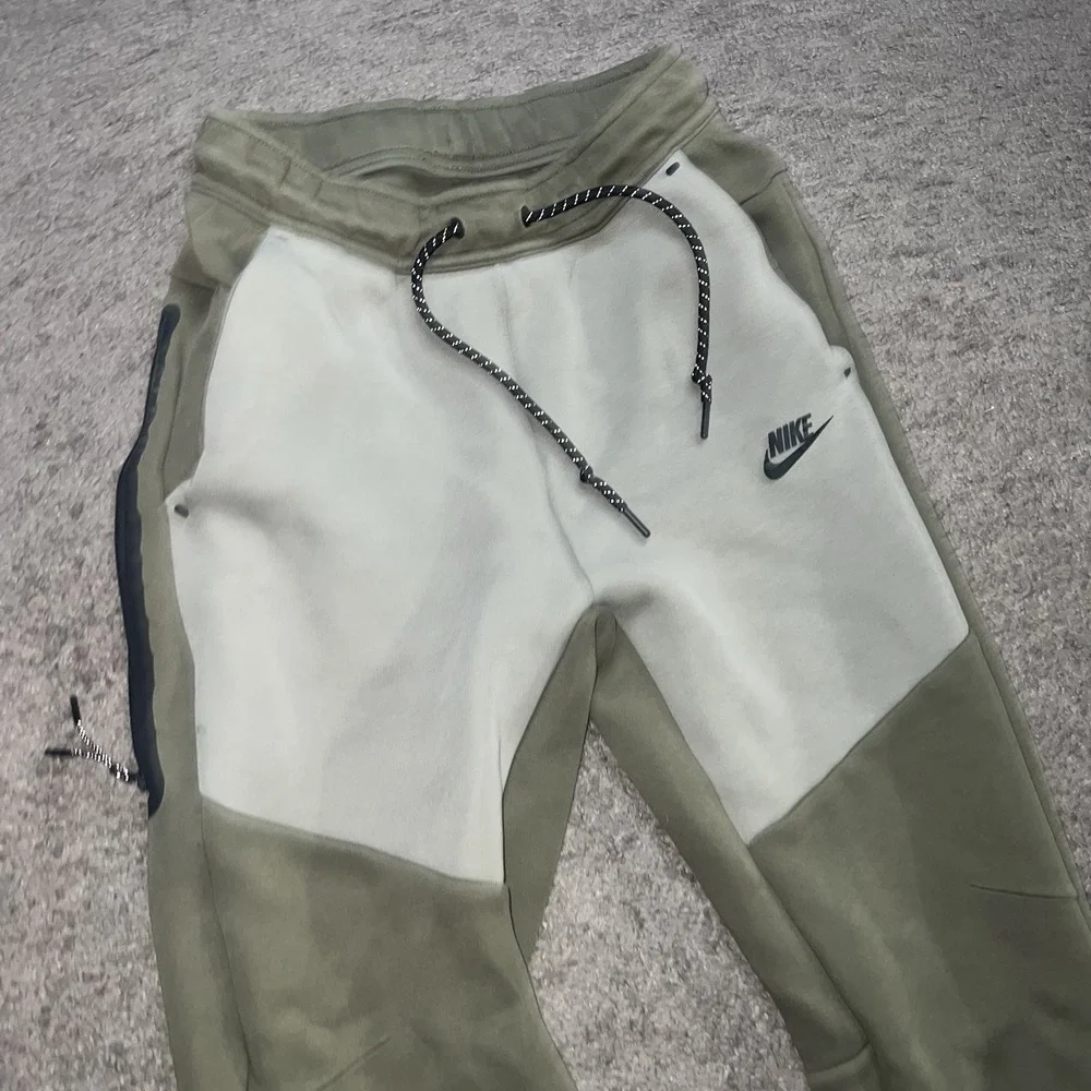 Nike Sportswear Tech Fleece Joggers Olive Green Tapered Sweatpants Small